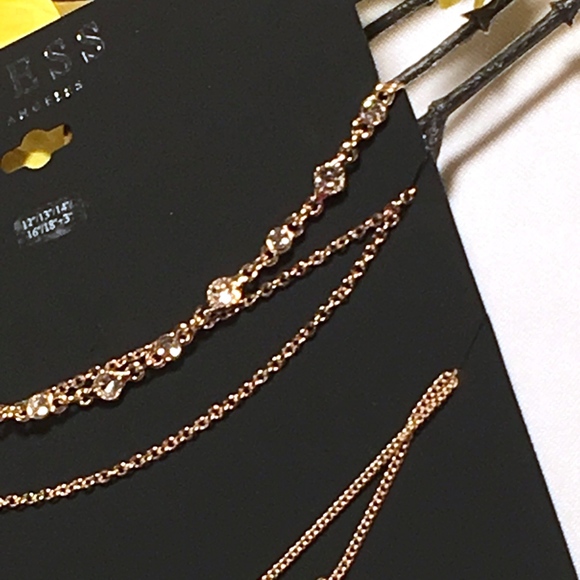 3/$30! GUESS Gold Layered Necklace Lock & Key - Picture 6 of 7